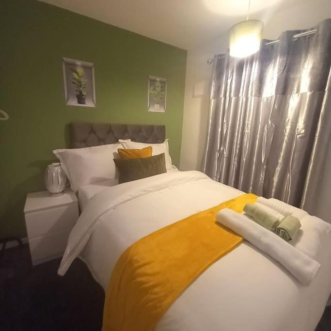 Golden Plush Suites - Beautiful Luxury 3 Bed House In Leicester Esterno foto
