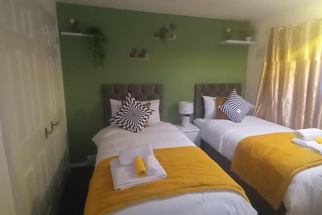 Golden Plush Suites - Beautiful Luxury 3 Bed House In Leicester Esterno foto
