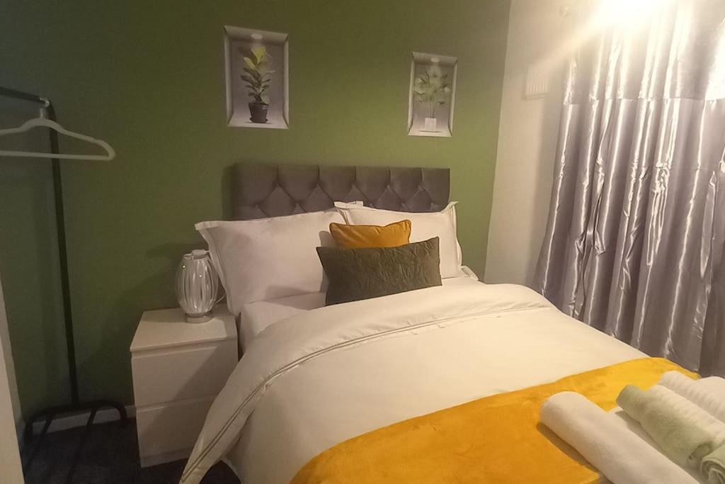 Golden Plush Suites - Beautiful Luxury 3 Bed House In Leicester Esterno foto