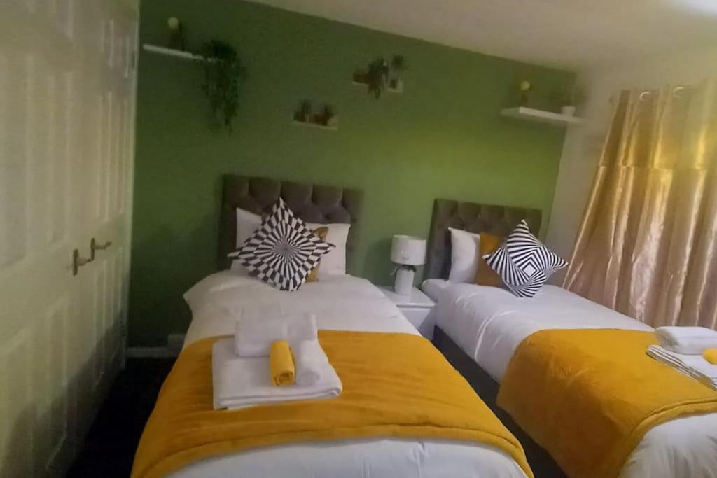 Golden Plush Suites - Beautiful Luxury 3 Bed House In Leicester Esterno foto