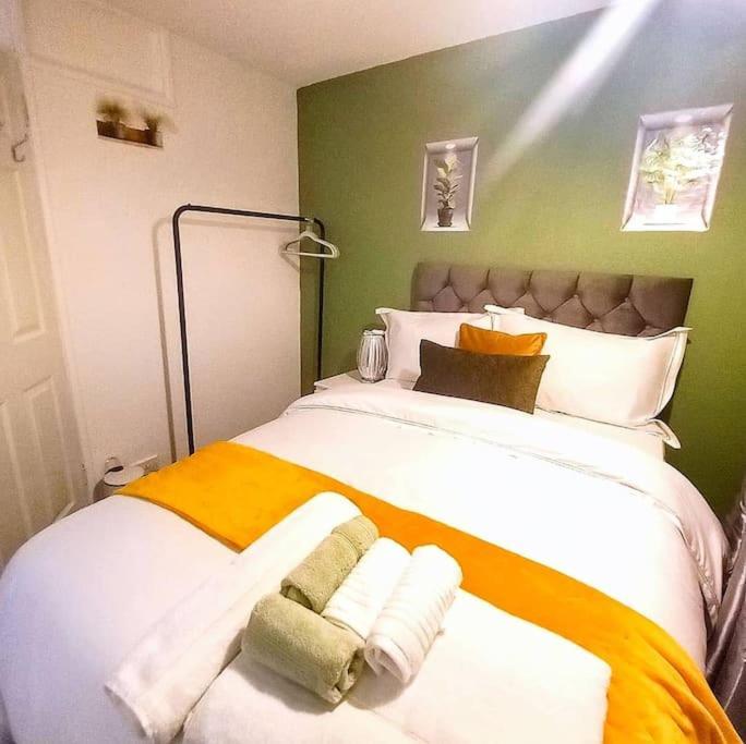 Golden Plush Suites - Beautiful Luxury 3 Bed House In Leicester Esterno foto