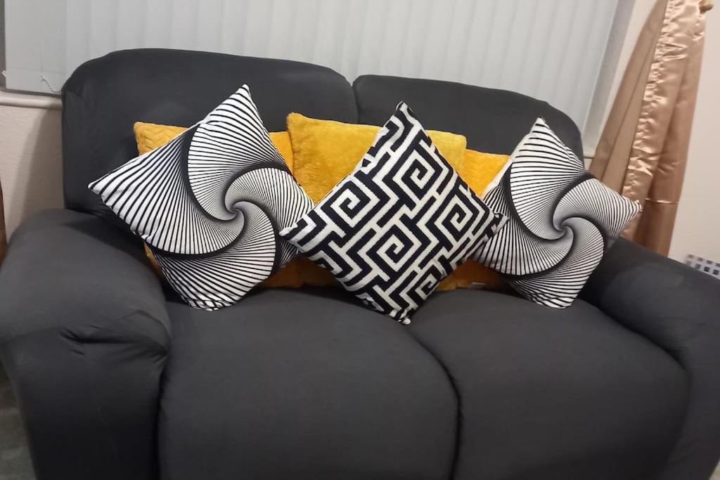 Golden Plush Suites - Beautiful Luxury 3 Bed House In Leicester Esterno foto