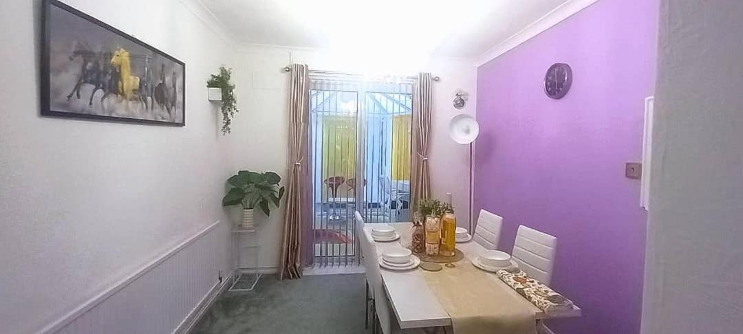 Golden Plush Suites - Beautiful Luxury 3 Bed House In Leicester Esterno foto