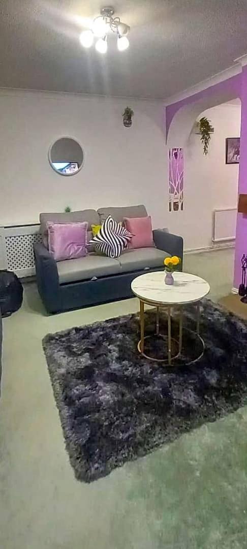 Golden Plush Suites - Beautiful Luxury 3 Bed House In Leicester Esterno foto